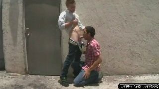 Fucking and sucking cock in an alley